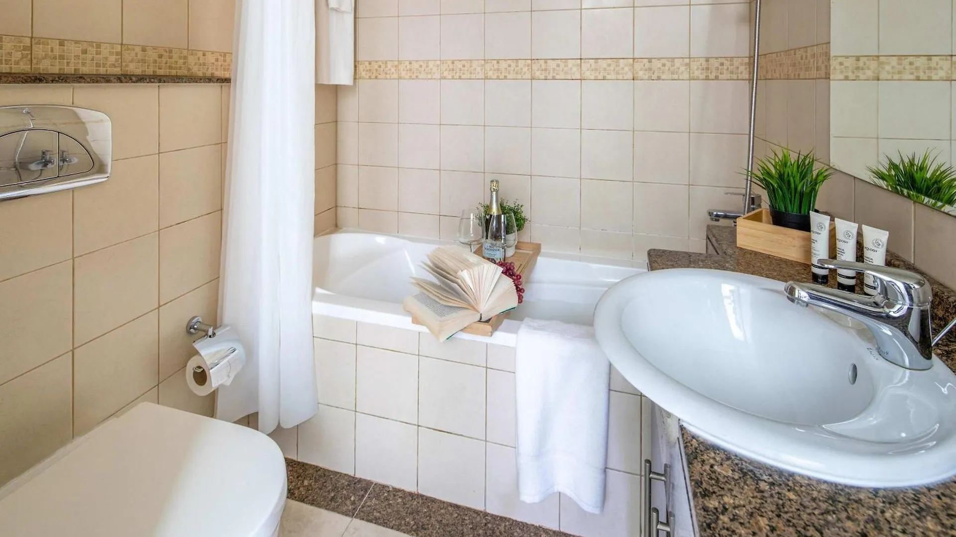 Apartment Frank Porter - Bay Central Dubai