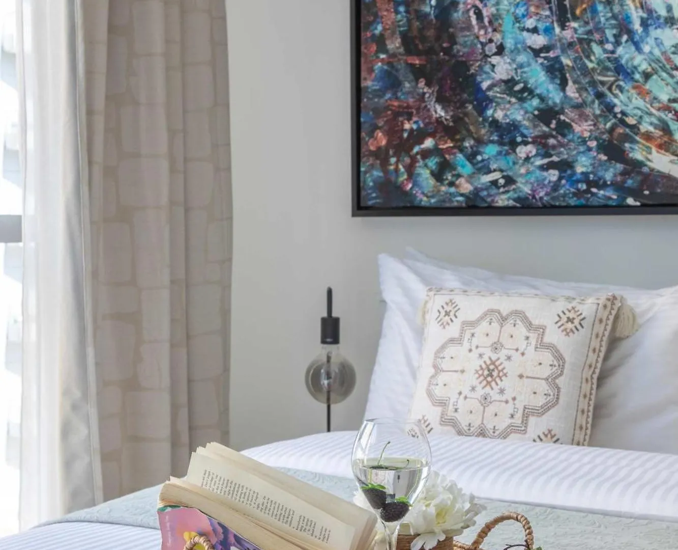 Frank Porter - Bay Central Dubai Apartment